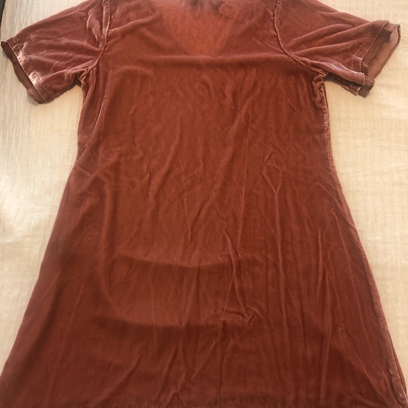 Willa Velvet Shift Dress - Picture 4 of 5